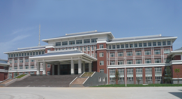 新鄉(xiāng)縣***中學(xué)科技實(shí)驗(yàn)樓